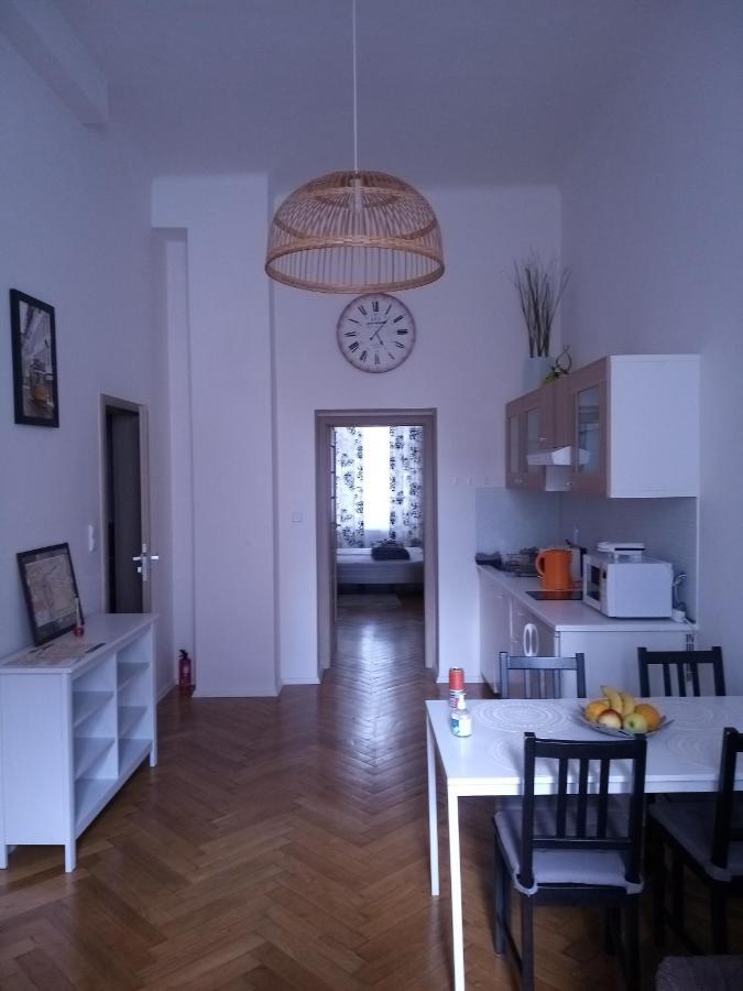 Gallys Apartments Prague Luaran gambar